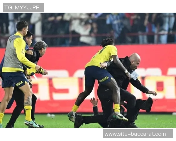 西马坎失误送点多萨里冷静点射扳平比分胜利瞬间